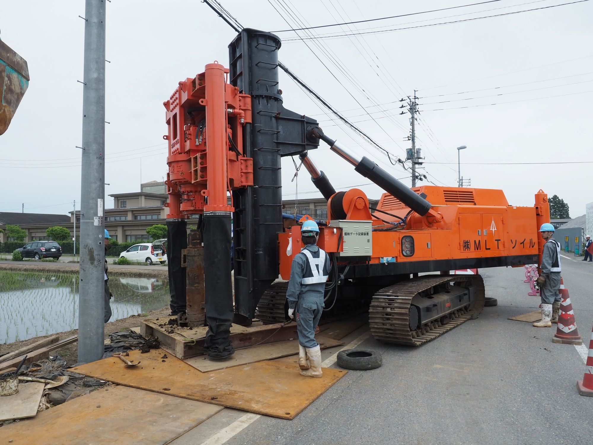 国道351号防雪対策工事 : 低空頭型MLT工法