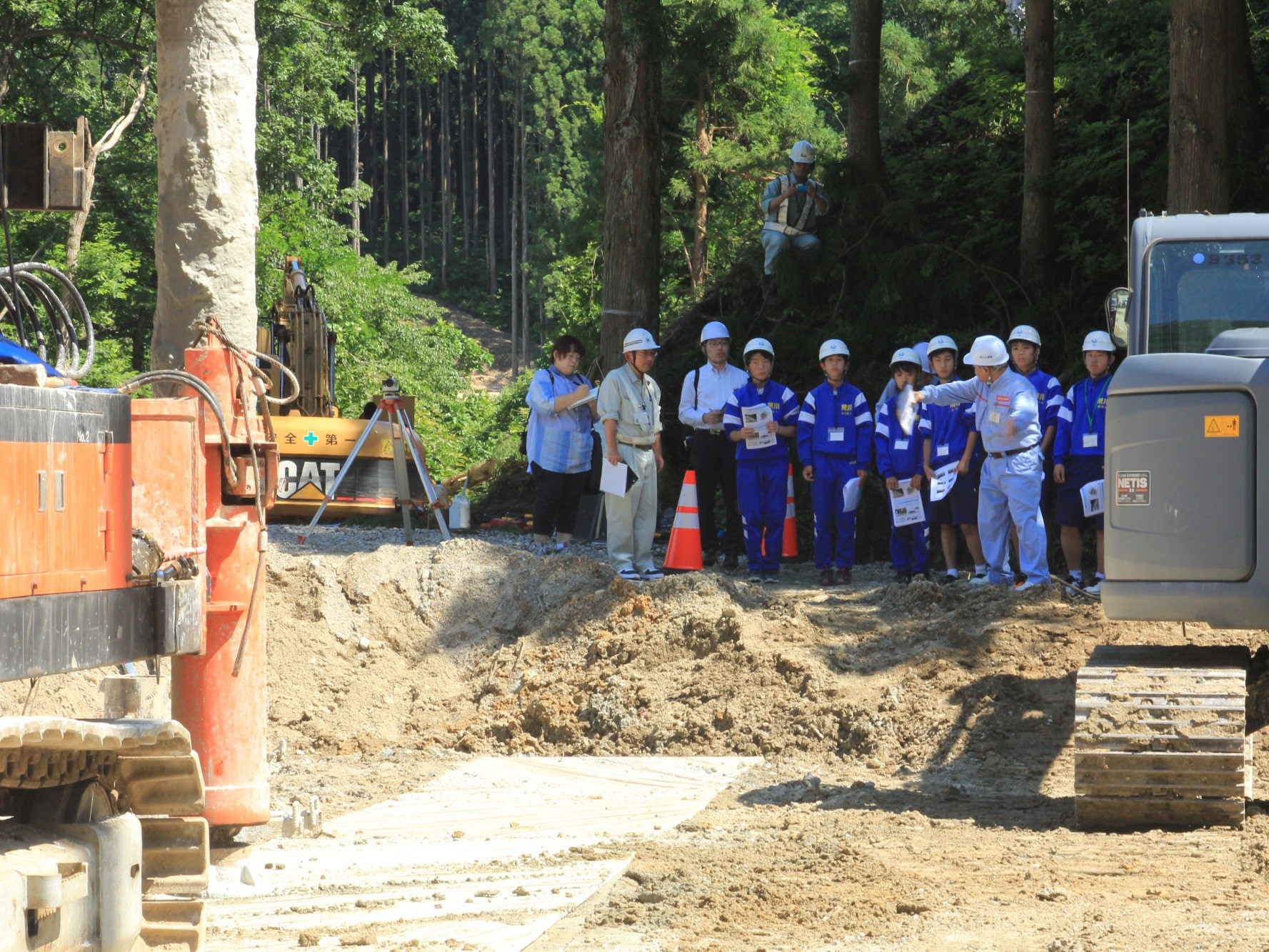 鷹ノ巣道路大内渕道路改良その4工事 : MLT工法