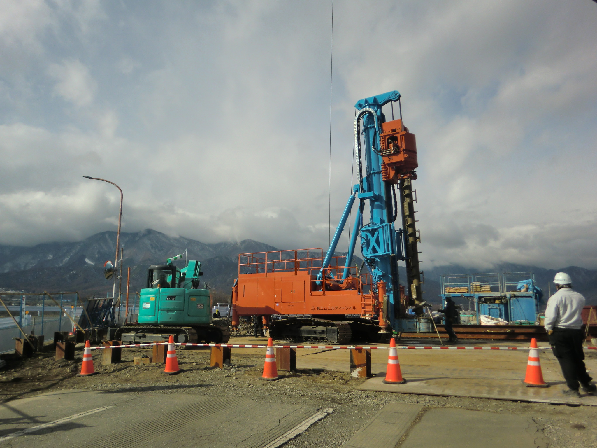 小岩岳穂高(停)線 富田橋２工区　：　MLT工法